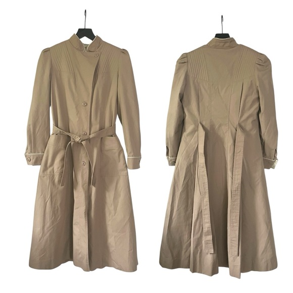 windsor bay Jackets & Blazers - Windsor Bay Vintage 1980’s belted tan rain coat with zip out lining
